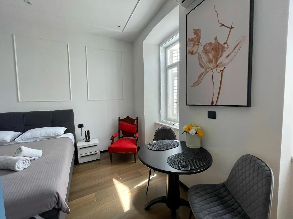 Navis City Apartments Pula Croatia