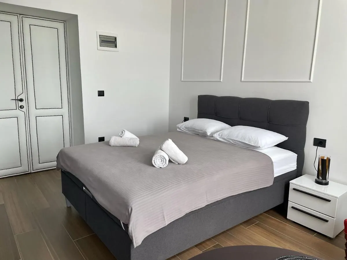 Navis City Apartments Pula